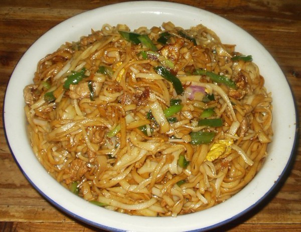 鴻睿河粉機廠家介紹炒河粉的用料和步驟